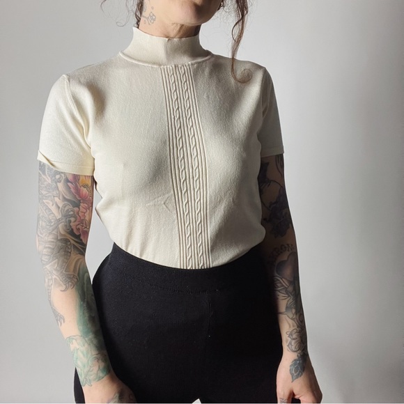 NWT VINTAGE Silk Blend Mock Neck Cream Short Sleeve Sweater Womens Small - Picture 1 of 6